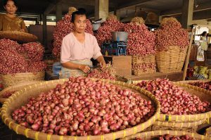 Yogyakarta, Java, Pasar Beringharjo, Markt, market, Zwiebeln, Indonesien, Reiseberichte, Foto: Heiko Meyer, www.wo-der-pfeffer-waechst.de