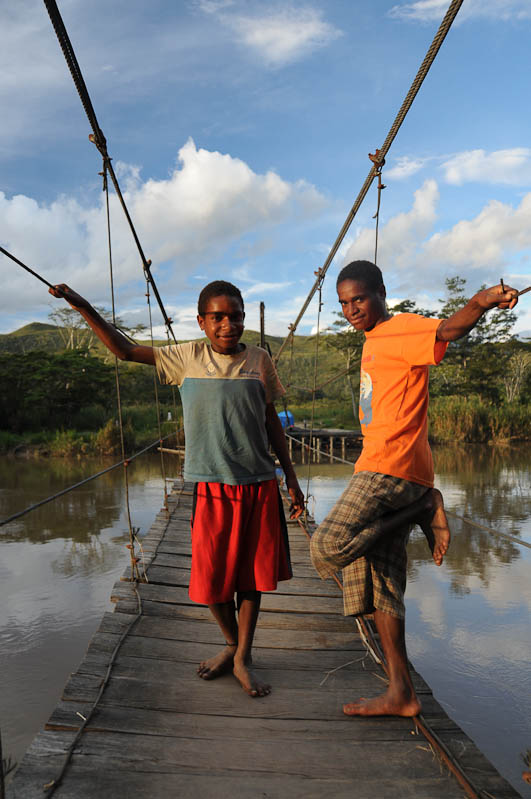 Wamena, Fluss, Hängebrücke, West-Papua, Baliem-Tal, valley, Indonesien, Reisebericht, www.wo-der-pfeffer-waechst.de