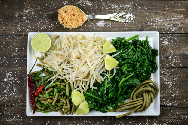 Urap-Urap, Indonesien, indonesische, vegetarischer, vegane, Rezepte, warmer Gemüsesalat mit Kokossambal, Zutaten, www.wo-der-pfeffer-waechst.de