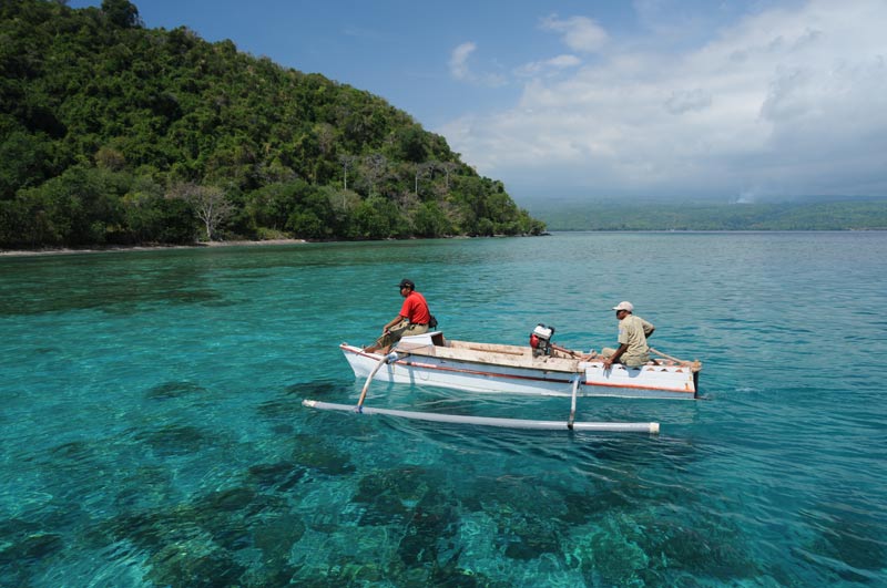 Indonesien, Indonesia, Sumbawa, Pulau, Santonda, Satonda, kleine Sunda, Inseln, von, Lombok, Labuhan, Bootstour, Hafen, Fahrt, boat, Schiff, nach, Flores, Reiseberichte, klares Wasser, Foto: Heiko Meyer, www.wo-der-pfeffer-waechst.de