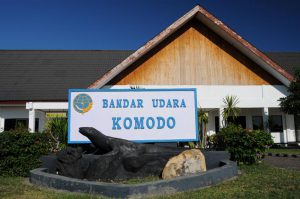 Labuan Bajo, Airport, Flughafen, Bandar Udara, Indonesien, Indonesia, Pulau, kleine Sunda, Inseln, Komodo, National, Park, Rinca, Flores, Warane, Komodowarane, Drachen, Echsen, Bootstour, Trip, Fahrt, boat, Schiffs, Reiseberichte, Foto: Heiko Meyer, www.wo-der-pfeffer-waechst.de