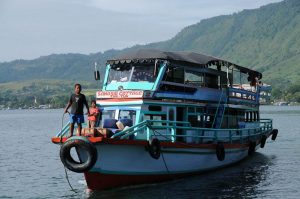 Fähre, ferry, Parapat, Lake, Toba-See, Danau, Batak, Pulau, Samosir, Tuk Tuk, Nord-, Sumatra, Indonesien, Indonesia, Reisebericht, www.wo-der-pfeffer-waechst.de