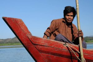 Crew, Boot, boat, Chin tribe, Chin-Dörfer, Volk, Mrauk U, Rakhine-Staat, State, Division, Tour, Lemyo river, Fluss, Myanmar, Burma, Birma, Reisebericht, www.wo-der-pfeffer-waechst.de