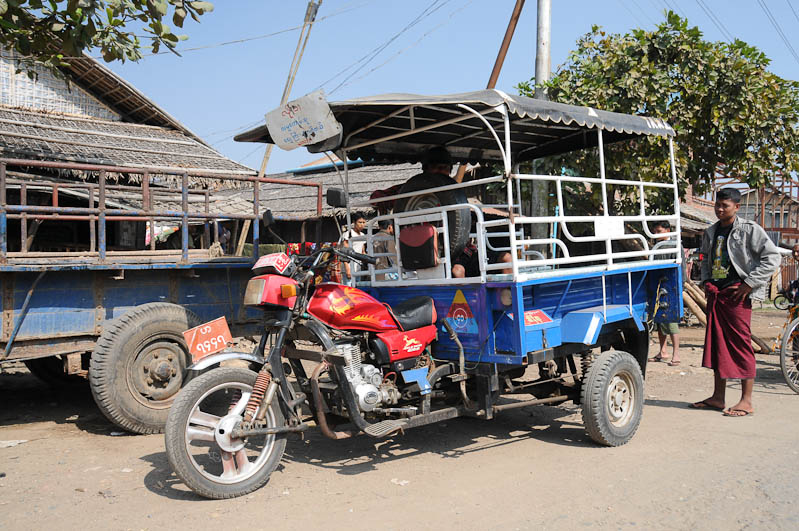 Sittwe, Flughafen, Airport, Akyab, Rakhine-Staat, State, Division, Taxi, Boot, boat, von, nach, to, Mrauk U, Myanmar, Burma, Birma, Kaladan-Fluss, River, Reisebericht, www.wo-der-pfeffer-waechst.de