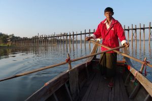 Amarapura, U Bein-Teakholzbrücke, bridge, Bootstour, Bootsfahrt, Ruderboot, Sonnenuntergang, Mandalay, Myanmar, Burma, Birma, Reisebericht, www.wo-der-pfeffer-waechst.de
