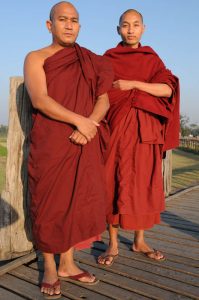 Amarapura, U Bein-Teakholzbrücke, bridge, buddhistische Mönche, Mandalay, Myanmar, Burma, Birma, Reisebericht, www.wo-der-pfeffer-waechst.de