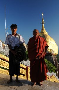 Golden Rock, Goldener Felsen von Kyaiktiyo, Kyaikhtiyo, Myanmar, Burma, Birma, Pilgerfahrt, Pagode, Pagoda, buddhistischer Mönch, Tempel, Reisebericht, www.wo-der-peffer-waechst.de