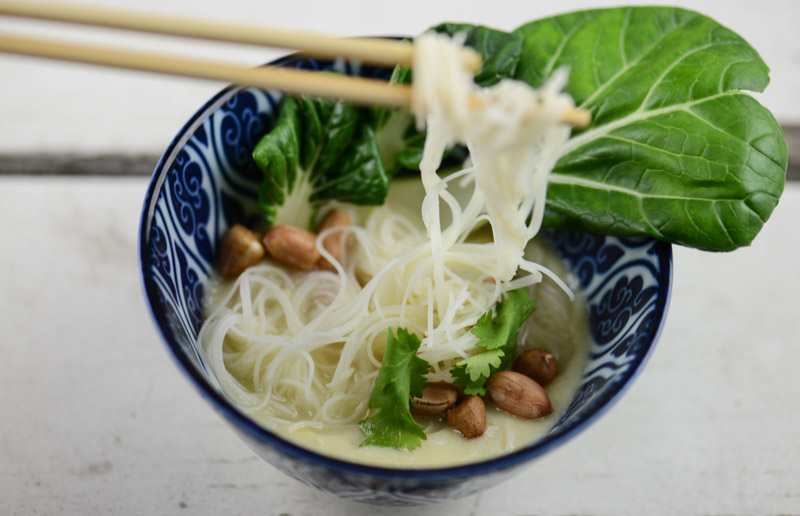 Myanmar, Shan-Nudelsuppe, Shan Kow Sway, Kochen, Rezepte, veganes, vegetarisches, Gerichte, Speisen, Essen, Zutaten, Küche, Burma, Birma, www.wo-der-pfeffer-waechst.de