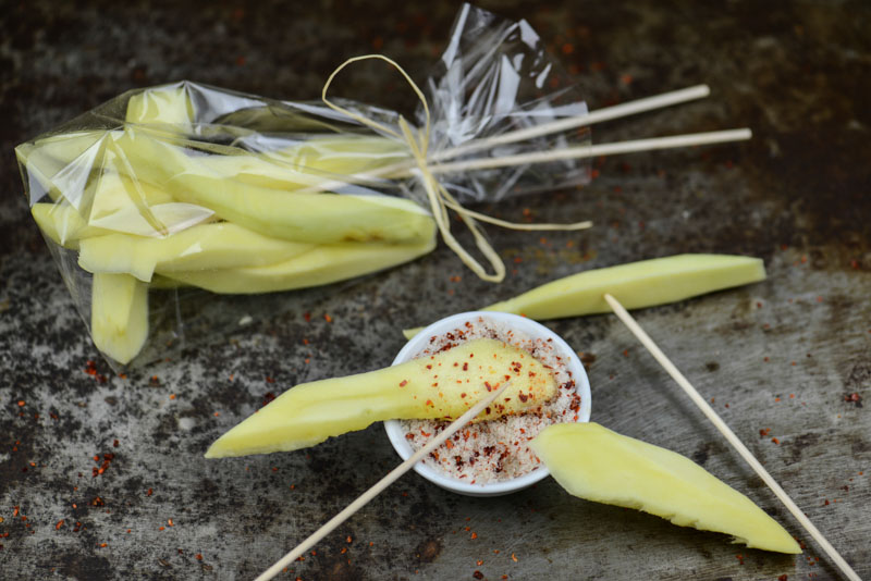 Grüne Mango, sauer, salzig, süß, scharf, Thailand, Streetfood, Obst, Chili, veganes, vegetarisches, thailändisches, Kochen, Rezepte, Gerichte, Speisen, Essen, Zutaten, Küche Snack, www.wo-der-pfeffer-waechst.de