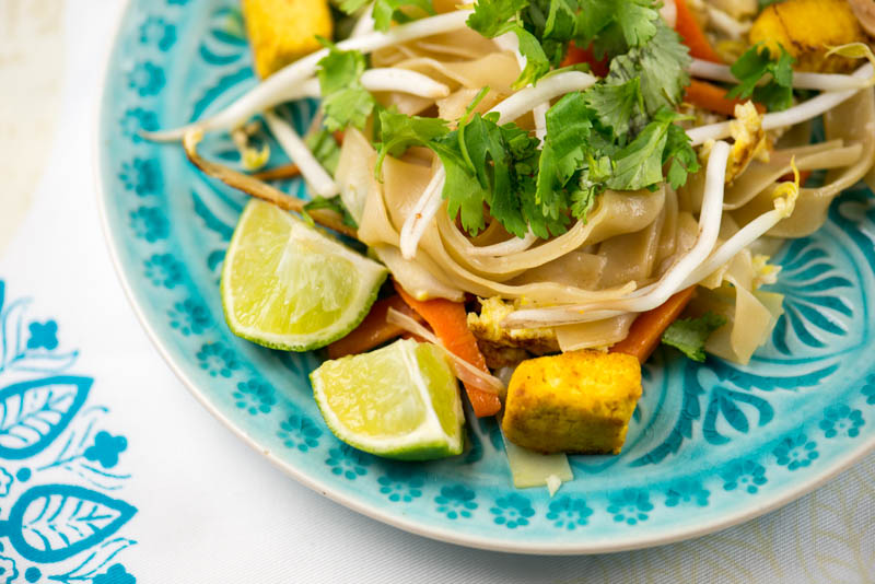 Pad Thai, veganes, vegetarisches, gebratene Nudeln mit Tofu, Thailand, thailändisches, Kochen, Rezepte, Gerichte, Speisen, Essen, Zutaten, Küche Streetfood, www.wo-der-pfeffer-waechst.de