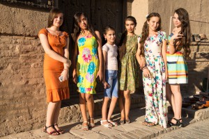 Chiwa, Khiva, Chiva, Xiva, Usbekistan, Uzbekistan, einheimische Touristen, Seidenstraße, Reiseberichte, www.wo-der-pfeffer-waechst.de
