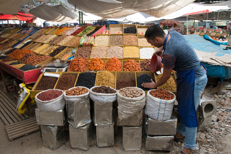 Bischkek, Bishkek, Frunse, Osch-Basar, Markt, Osh Bazaar, Hauptstadt, Kirgisistan, Kirgistan, Kirgisien, kirgisisches, getrocknetes Obst, Nüsse, Seidenstraße, Zentralasien, Reiseberichte, www.wo-der-pfeffer-waechst.de