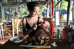Thailand, Reisen mit Kindern, Babys, Kleinkindern, Elternzeit, Essen, Babynahrung, Restaurant, Asien, Reiseberichte, Reiseblogger, www.wo-der-pfeffer-waechst.de