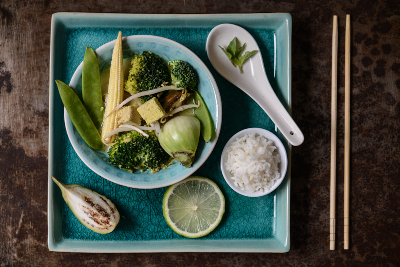 Grünes Thai-Curry mit Tofu und Gemüse, grüne Currypaste, selber machen, Rezepte, Thailand, vegetarisches, veganes, Kochen, Gerichte, Speisen, Essen, Zutaten, Küche, Reise- und Food-Blog, www.wo-der-pfeffer-waechst.de