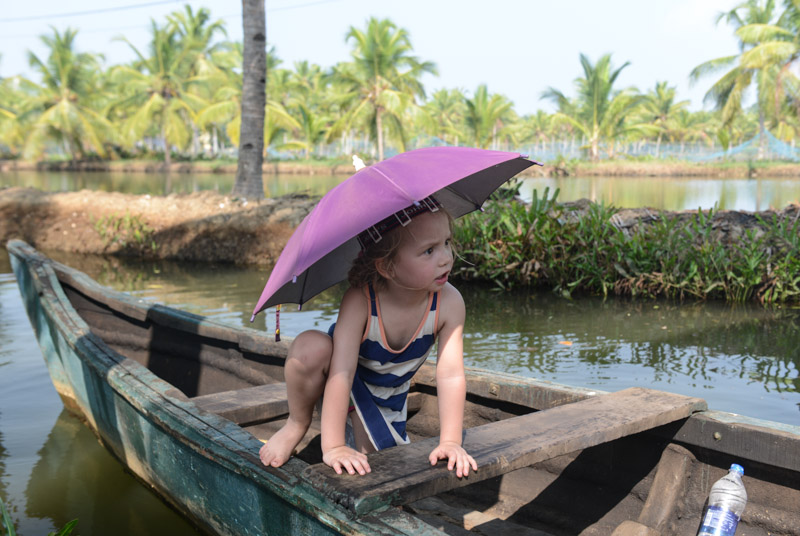 Backwaters-Tour, Kerala, Kanu, Munroe Island, Monroe Island, Kollam, Südindien, Kuttanad, Reisetipps, Reisen mit Kindern, Rundreisen, Asien, Reiseberichte, Reiseblogger, www.wo-der-pfeffer-waechst.de