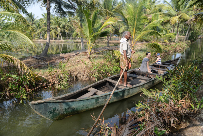 Backwaters-Tour, Kerala, Kanu, Munroe Island, Monroe Island, Kollam, Südindien, Kuttanad, Reisetipps, Reisen mit Kindern, Rundreisen, Asien, Reiseberichte, Reiseblogger, www.wo-der-pfeffer-waechst.de