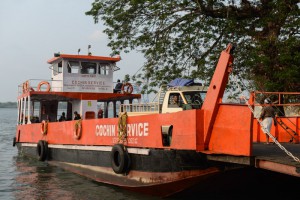 Autofähre, Personenfähre, ferry, boat service, Ernakulam, Fort Kochi, Cochin, Mattancherry, Willingdon Island, Vypeen Island, Südindien, Kerala, Reisetipps, Reisen mit Kindern, Rundreisen, Südasien, Reiseberichte, Reiseblogger, www.wo-der-pfeffer-waechst.de
