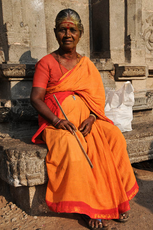 Tiruvannamalai, Arunachaleswar-Tempel, indische Frau, Tamil Nadu, Tempeltour, Südindien, Reisetipps, Rundreisen, Asien, Reiseberichte, Reiseblogger, www.wo-der-pfeffer-waechst.de