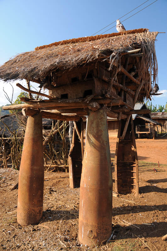 Ebene der Tonkrüge, Plain of Jars, Laos, Nordlaos, Phonsavan, Xieng Khouang, Geheimer Krieg, Zweiter Indochinakrieg, Taubenhaus, Taubenschlag, Kriegsschrott, Bomben, Reisetipps, Rundreisen, Asien, Reiseberichte, Reiseblogger, www.wo-der-pfeffer-waechst.de