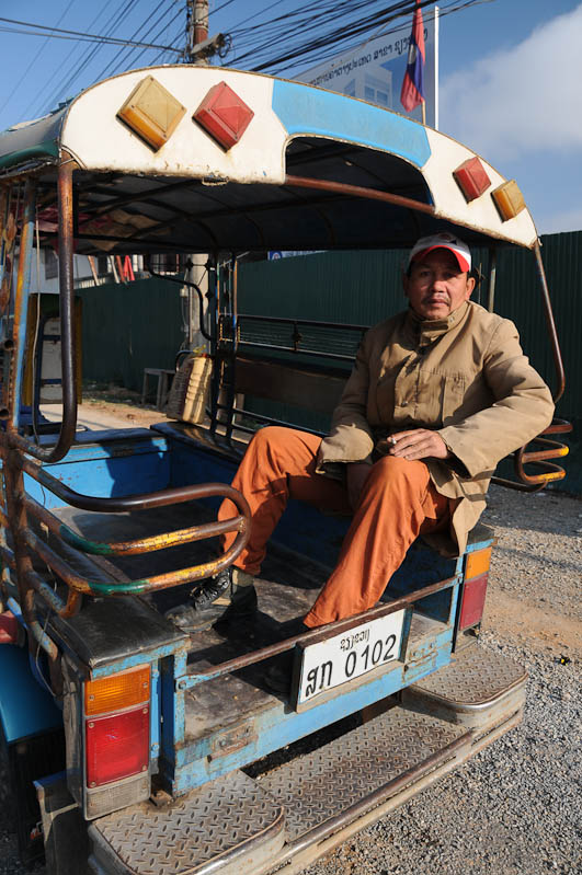 Songtheo, Songthaew, Stadtverkehr, Transport, Ebene der Tonkrüge, Plain of Jars, Laos, Nordlaos, Phonsavan, Xieng Khouang, Zweiter Indochinakrieg, Geheimer Krieg, Bomben entschäfen, Reisetipps, Rundreisen, Asien, Reiseberichte, Reiseblogger, www.wo-der-pfeffer-waechst.de