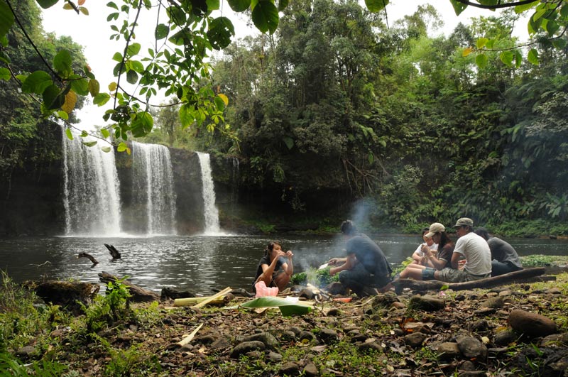 Tham Champee, Wasserfall, waterfall, Südlaos, Southern, Laos, Süden, Reiseziele, Bolaven-Plateau, Wasserfälle, Mekong, Reisebericht, Reisetipps, Rundreisen, Südostasien, Reiseblogger, www.wo-der-pfeffer-waechst.de