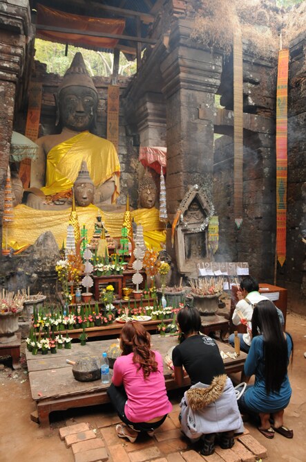 Wat Phou, Champasak, Vat Phou, Südlaos, Southern, Laos, Süden, Khmer-Tempel, UNESCO-Weltkulturerbe, Buddha, beten, Pakse, Pakxe, Reiseziele, Mekong, Reisebericht, Reisetipps, Rundreisen, Südostasien, Reiseblogger, www.wo-der-pfeffer-waechst.de