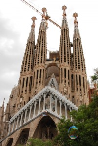 Barcelona, Sagrada Familia, Kirche, Kathedrale, Fassade, Außenansicht, Antoni Gaudi, Reise nach Barcelona, Städtetrip, Städtereise, Wochenende, Reisetipps, Urlaub, Spanien, Katalonien, Hauptstadt, Reiseberichte, Blog, www.wo-der-pfeffer-waechst.de
