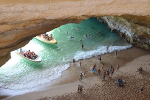 Benagil Cave, Höhle von Benagil, Benagil-Höhle, Tagesausflug, Bootstour, buchen, Algarve, Portugal, Strand, schönste Strände, best beaches, Felsalgarve, Beach-Hopping, Reisen mit Kindern, Südeuropa, Bilder, Fotos, Reiseberichte, Sommerurlaub, www.wo-der-pfeffer-waechst.de