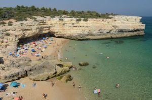 Praia de Albandeira, Algarve, Portugal, Strand, schönste Strände, best beaches, Felsalgarve, Beach-Hopping, Reisen mit Kindern, Südeuropa, Bilder, Fotos, Reiseberichte, www.wo-der-pfeffer-waechst.de