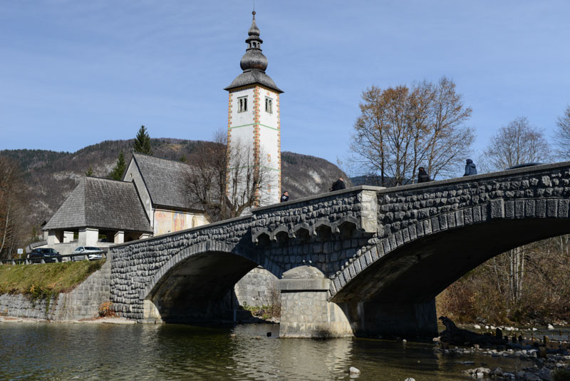 Bohinjer See, Julische Alpen, Triglav-Nationalpark, Brücke, Kirche, Slowenien, Slovenia, Julische Alpen, Kurzurlaub, Ausflug, Reisen mit Kindern, Aktivurlaub, Sehenswürdigkeiten, Südosteuropa, Balkan, Bilder, Fotos, Reiseberichte, Herbsturlaub, Herbstferien, www.wo-der-pfeffer-waechst.de