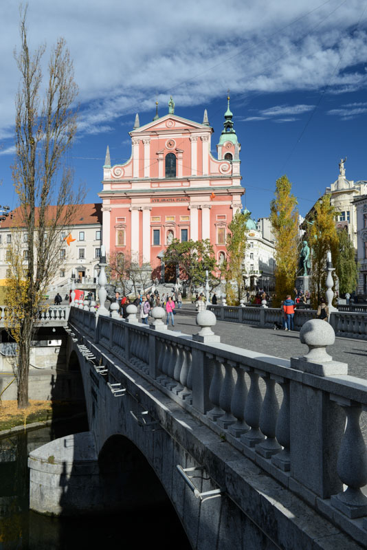 Ljubljana, Laibach, Slowenien, Slovenia, Balkan, Prešeren-Platz, Tromostovje, Dreierbrücke, old city, downtown, Ljubljanca, Fluss, Kurzurlaub, Reisen mit Kindern, Städtetrip, Sehenswürdigkeiten, Südosteuropa, Balkan, Bilder, Fotos, Reiseberichte, Herbsturlaub, Herbstferien, www.wo-der-pfeffer-waechst.de 