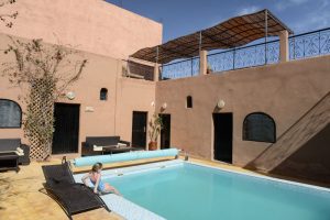 Bagdad Café, Ait Ben Haddou, Hotel, Room, Accommodation, Guesthouse, Unterkunft, Zimmer, Booking, Swimmingpool, Ouarzazate, Marokko, Bilder, Infos, Reisebericht, mit Kind, Kinder, Urlaub, Reisetipps, Afrika, Reiseblogger, www.wo-der-pfeffer-waechst.de