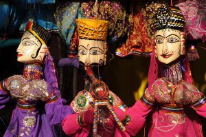 Anjuna-Flohmarkt, fleamarket, Marionetten, Puppen, puppets, Anjuna Beach, Goa, Strand, Strände, Indien, India, Reiseberichte, Südasien, Bilder, Fotos, www.wo-der-pfeffer-waechst.de