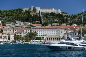 Hvar, Altstadt, Starigrad, Festung, Insel, Kroatien, kroatische Inseln, Reisebericht, Reisen mit Kindern, Reisetipps, Südosteuropa, Sommerferien, Sommerurlaub, Balkan, Bilder, Fotos www.wo-der-pfeffer-waechst.de