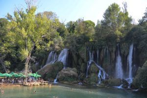 Kravica-Wasserfälle, Bosnien-Herzegowina Mostar, Tagestour, Rundreise, Sehenswürdigkeiten, Ausflüge, Reisetipps, Südosteuropa, Sommerferien, Sommerurlaub, Balkan, Bilder, Fotos www.wo-der-pfeffer-waechst.de