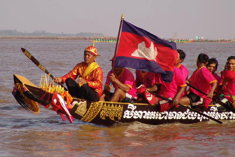 Drachenbootrennen, Bon Om Tuk, Wasserfestival, Phnom Penh, dragon boat races, water festival, Reisebericht, Kambodscha, Hauptstadt, Cambodia, Reisetipps, Sehenswürdigkeiten, Südostasien, Bilder, Foto: Heiko Meyer, www.wo-der-pfeffer-waechst.de