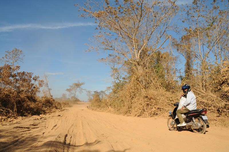 Motorradtour, Kambodscha, Reisebericht, staubige Straßen, Pisten, Cambodia, Reisetipps, Backpacking, Südostasien, Bilder, Foto: Heiko Meyer, www.wo-der-pfeffer-waechst.de