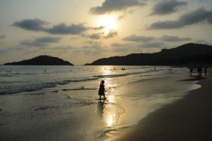 Sonnenuntergang, sunset, Palolem Beach, Goa, Strände, Strand, Südgoa, Boote, Indien, India, Südasien, Bilder, Fotos, Reisen mit Kindern, Reiseberichte, Foto: Heiko Meyer, www.wo-der-pfeffer-waechst.de