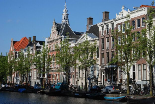 Reise nach Amsterdam, Städtetrip, Urlaub, Niederlande, Holland, Grachtenfahrt, Grachtenhäuser, Kanäle, Reiseberichte, Blog, www.wo-der-pfeffer-waechst.de