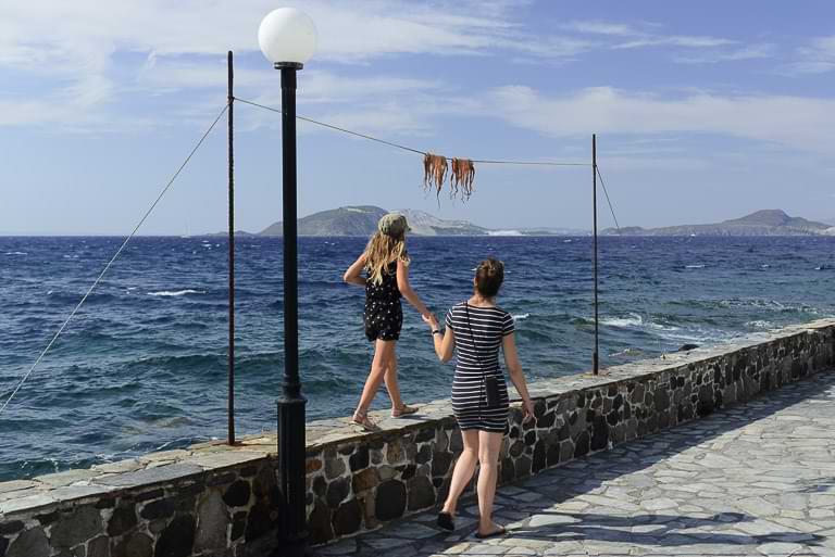 Mandraki, Nisyros, Reisen mit Kindern, Griechenland, Reisebericht, Tintenfisch trocknen, Foto: Heiko Meyer