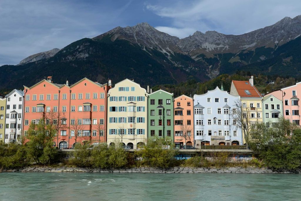 Innsbruck, Reisebericht, Österreich, bunte Häuserzeile, Fluss, Reiseblog, Foto: Heiko Meyer