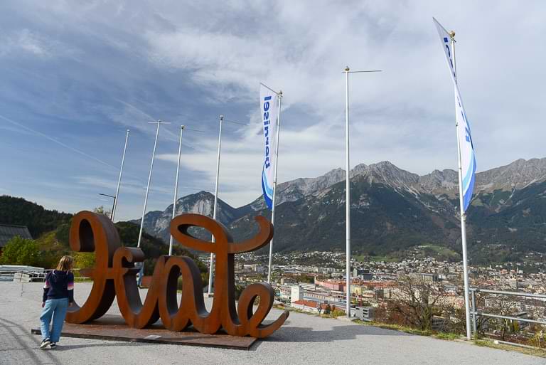 Love-Hate-Skulptur, Mia-Florentine-Weiss, Innsbruck, Bergisel-Stadion, Foto: Heiko Meyer