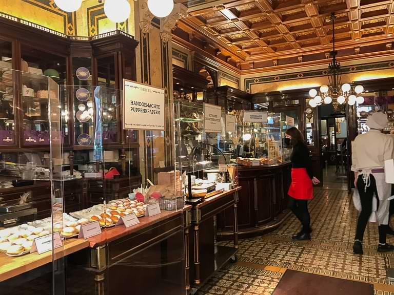 Wien, Hofzuckerbäcker Demel, Cafe, Blog, Reisebericht, Austria