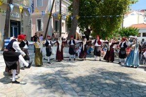 Samos, Pythagorio, Rathaus, Folklore, traditioneller Tanz, Griechenland, Feiertag, 6. August, Reisebericht