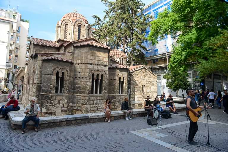 Athen, Straßenmusiker, griechisch-orthodoxe Kirche, Panagia Kapnikarea, Ermou, Reisebericht
