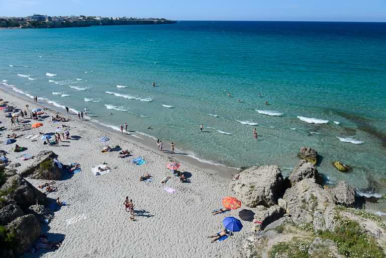 Apulien, schönste Strände, Torre dell`Orso Beach, Salento, Reisebericht, Badeurlaub