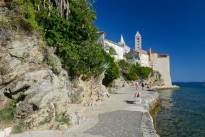 Altstadt, Rab Plaža, Strandpromenade, Stadtstrand, Kroatien