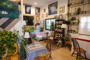 Hugga Pai, guesthouse, Hugga Bar, booking