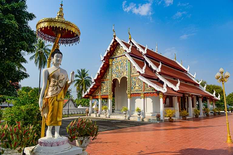 Tempelstadt, Lampang, Thailand, Wat Phra Kaew Don Tao, Buddha