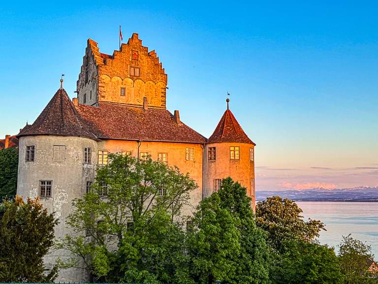 Abendstimmung an der Burg Meersburg am Bodensee
